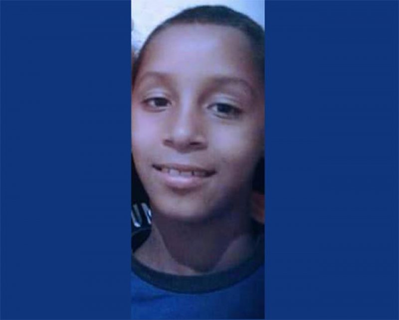 Garoto morto em atropelamento é sepultado