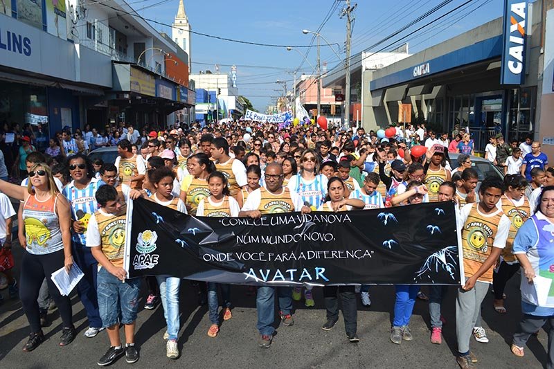 Apae de Penápolis vai às ruas no 7º Apae Folia