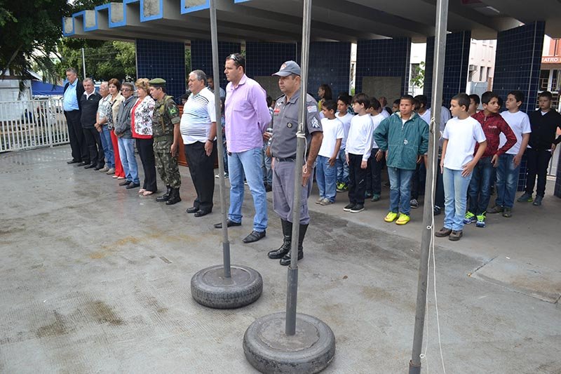Ato Cívico marca comemorações do Dia do Soldado