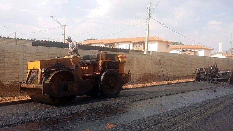 Após 30 anos Prefeitura conclui asfaltamento no bairro Cagliari