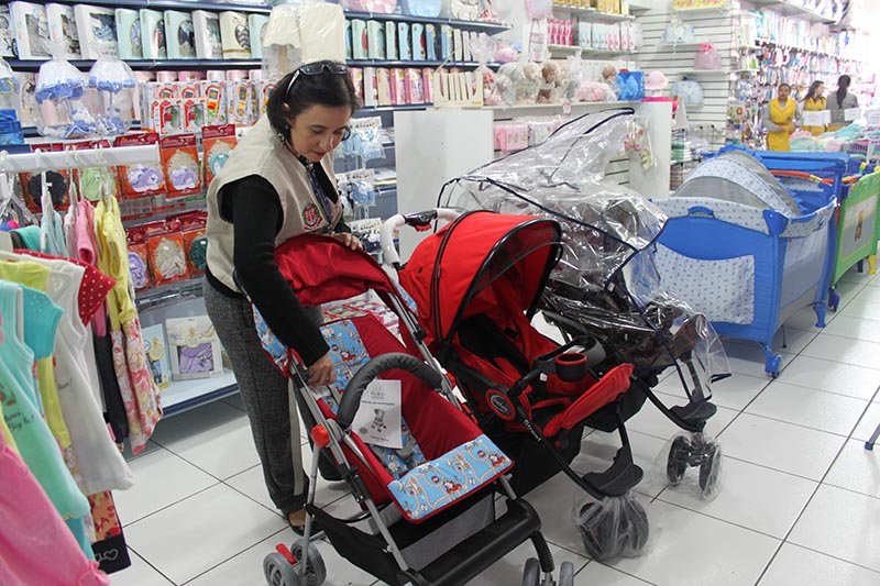 IPEM-SP fiscaliza lojas com produtos para crianças