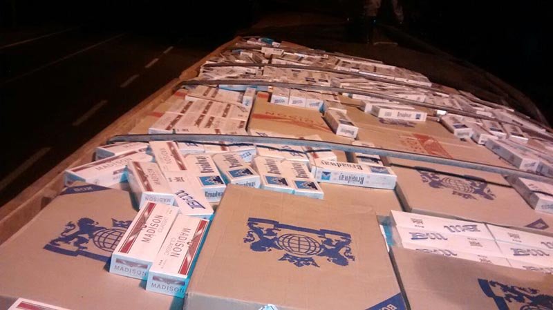 TOR prende motorista que transportava cigarros