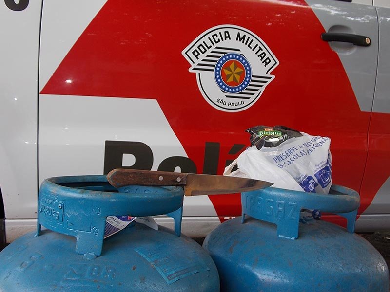 PM prende pintor em flagrante furtando objetos de sítio