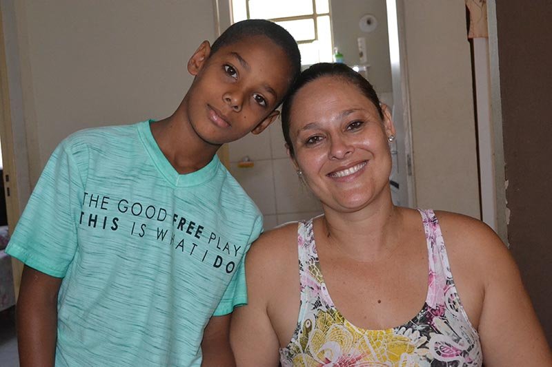 Mãe e filho superam na dança, obstáculos da deficiência