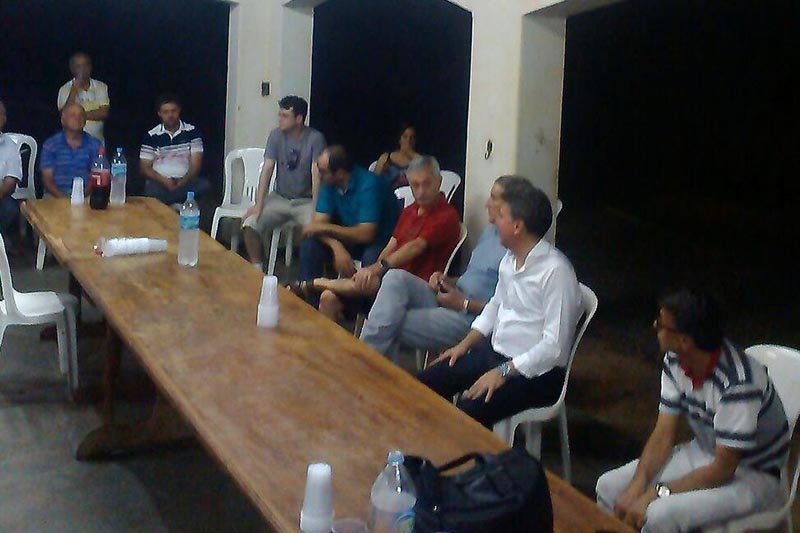 Ch. Recreio Mirage: Célio se reúne com moradores da R. Irmãos Torrezan para pavimentação