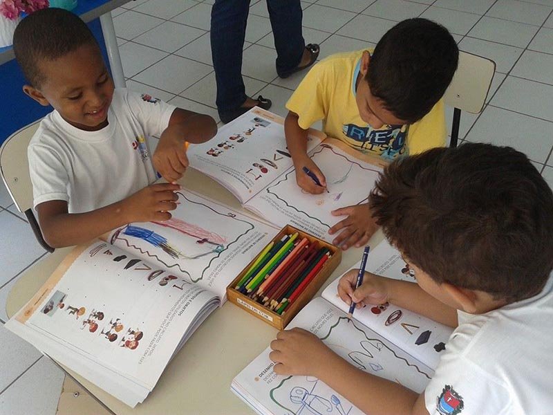 Crianças a partir de 4 anos devem ser matriculadas na Educação Infantil 