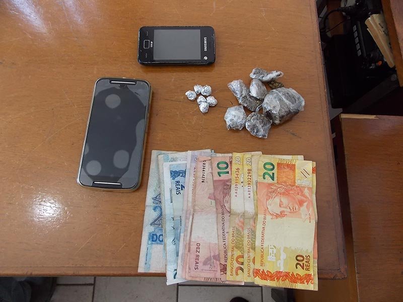 PM prende acusados de tráfico no bairro Planalto