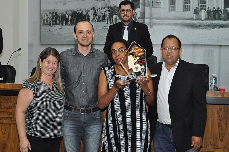 Câmara entrega título de “Merendeira do Ano” para Joana de Fátima Sena Ramos