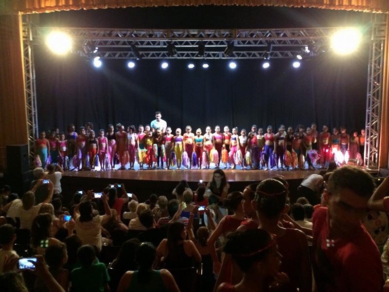 Comunidade prestigia espetáculo “Petit Dance” do Núcleo de Dança