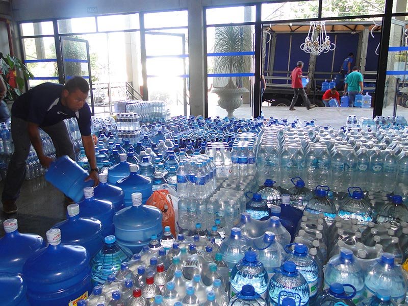 Penápolis envia 14 mil litros de água para cidades mineiras