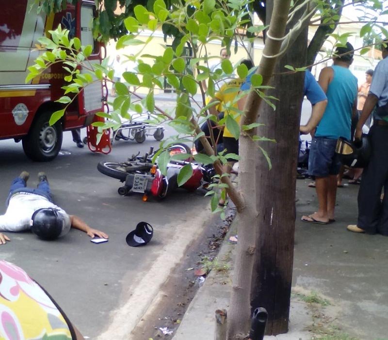 Mecânico morre após colisão entre motocicletas