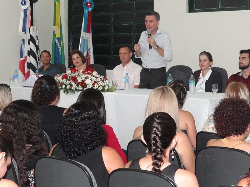 Mais de 100 alunos concluem os estudos no CEEJA