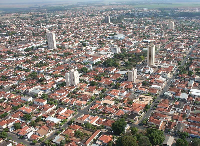 Empregos continuam fechando saldo negativo em 2015
