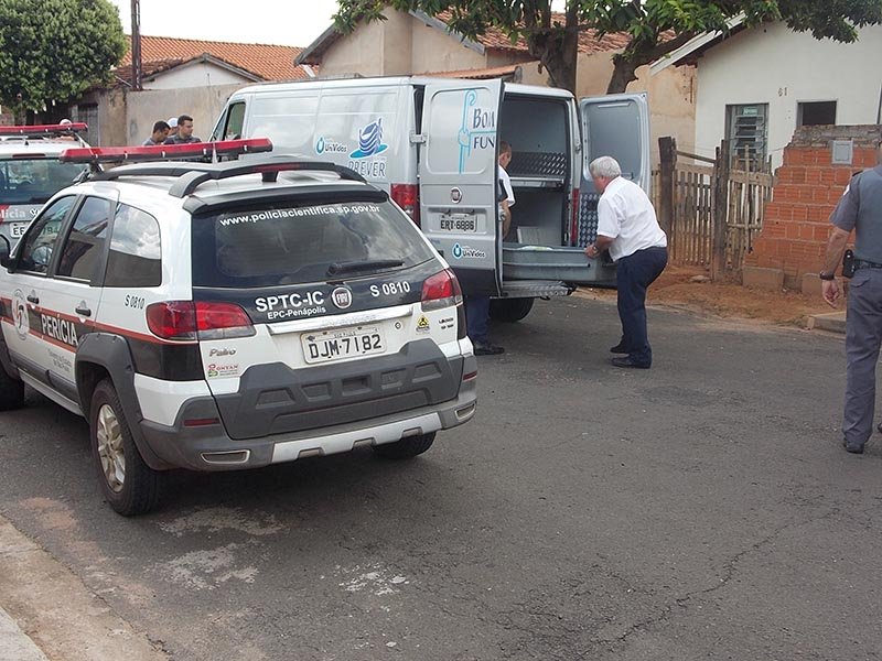 Homem é morto com tiros na frente de casa na Formosa