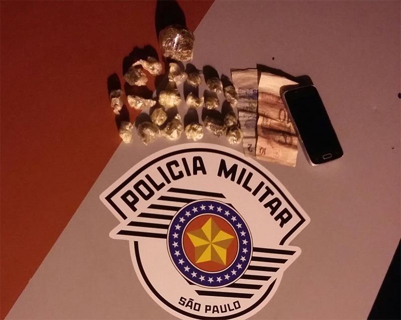 Polícia prende jovem acusado de tráfico no bairro Pereirinha
