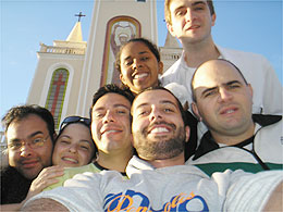 Amigos cumprem compromisso marcado há 5 anos