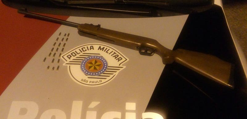 Jovem é detido com espingarda e munições em Glicério