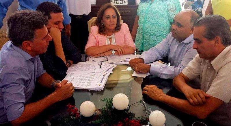 Prefeito conquista Vila do Esporte e 5 Núcleos do PELC