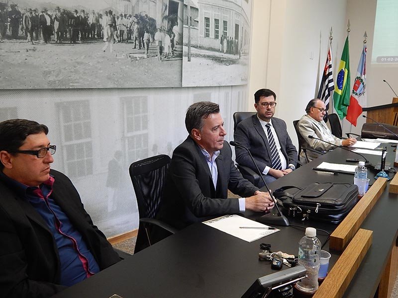Câmara votará 4 projetos em sessão na quinta-feira