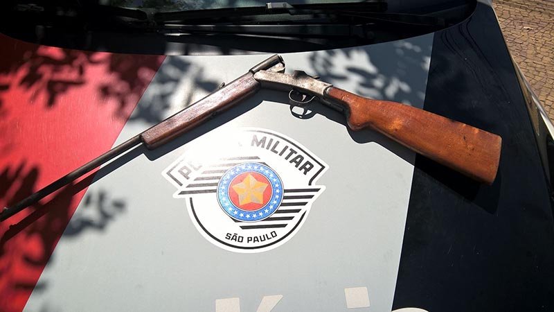 Mecânico preso com arma paga fiança e responderá em liberdade
