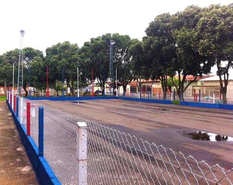 Prefeitura reforma quadra de tênis do Parque Aquático