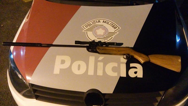 Espingarda modificada para calibre 22 é apreendida