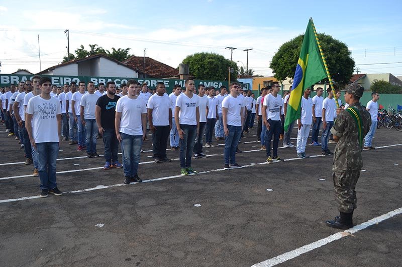 Jovens dispensados também assumem compromisso