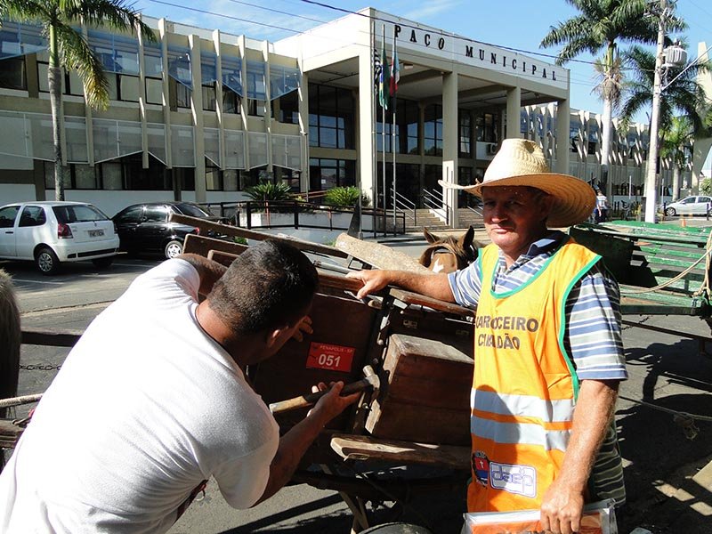 Novos profissionais recebem certificados de “Carroceiro Cidadão”