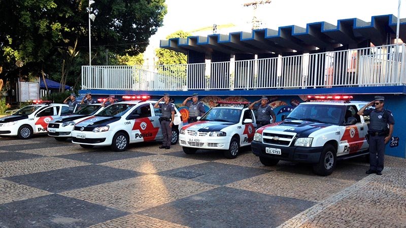 Polícia presta homenagem a companheiro morto