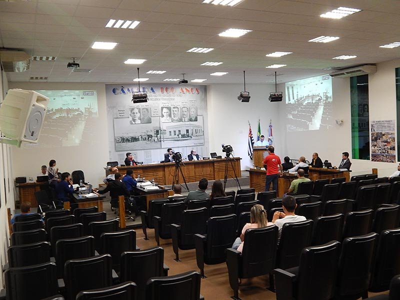 Câmara aprova projeto para prefeitura apoiar Vila da Infância na instalação de alambrado