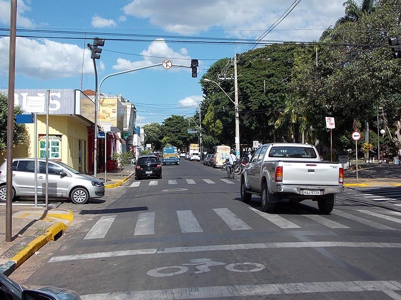 Semáforo no centro causa transtornos