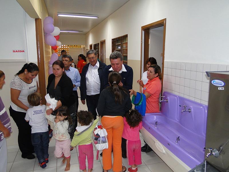 Comunidade prestigia entrega das obras de revitalização da Emei Cora Coralina