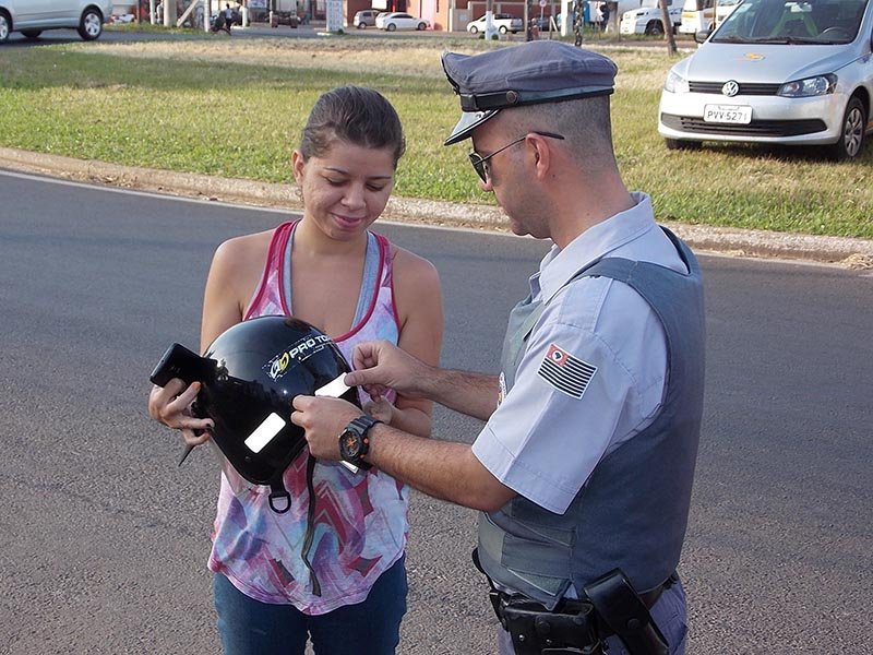 Blitz a motociclistas alerta sobre perigo nas estradas