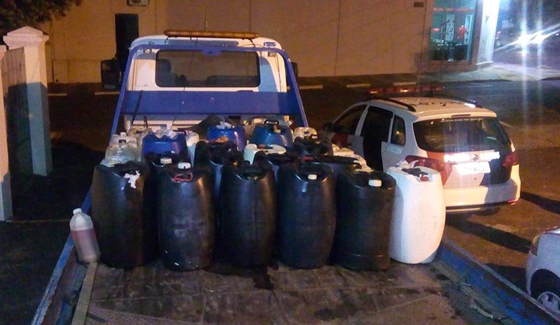 Motorista é preso com droga e combustível em residência