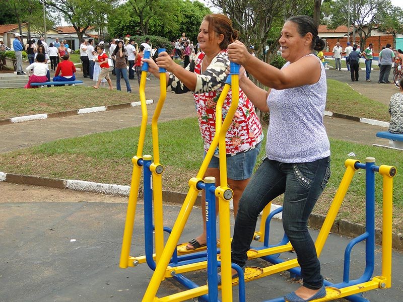 Bairro Planalto: Academia ao ar livre é entregue com festa para comunidade