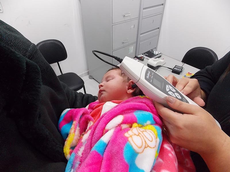 Orelhinha: APAE inicia testes de audição em crianças recém-nascidas