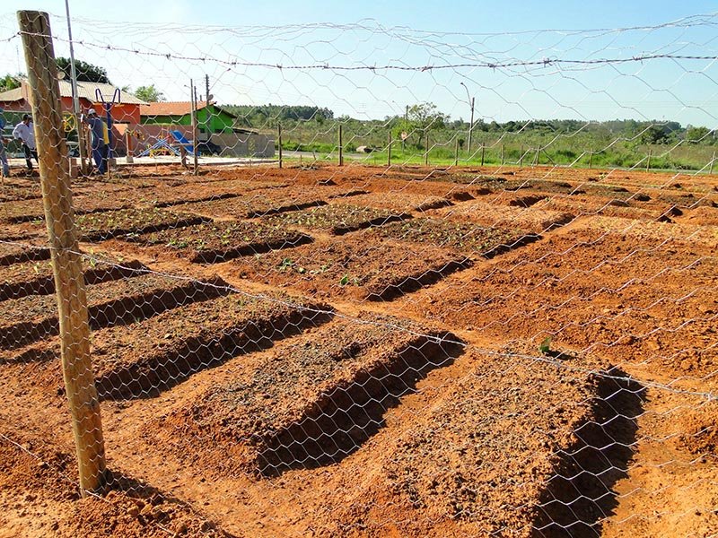 Bairro Santa Leonor: Entrega de academia, iluminação e horta será hoje