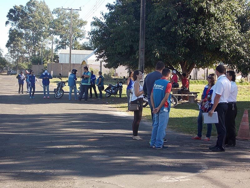DETRAN: Greve continua prejudicando exames e serviços