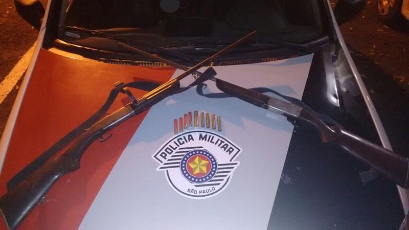 Polícia Militar apreende duas espingardas em residência