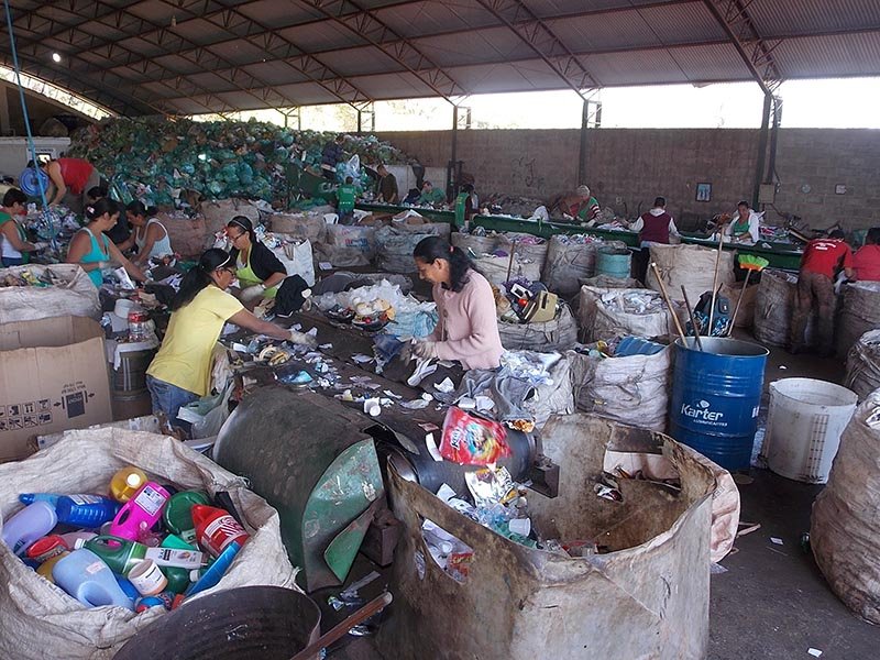 Corpe: Reciclagem leva desenvolvimento em cooperativismo