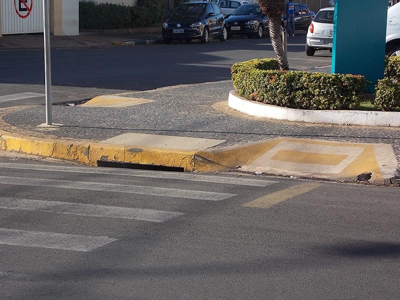 Secretaria de Obras investe em rampas de acessibilidade