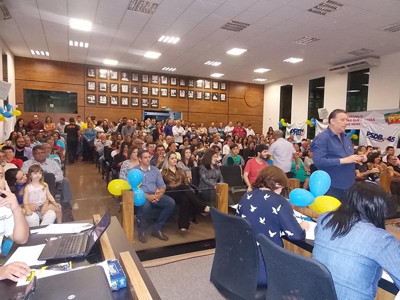 Célio e Feltrin são oficializados em convenção partidária