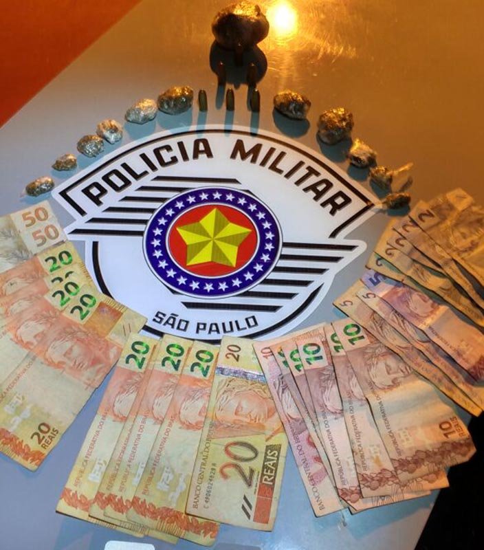 Polícia encontra droga e munições na casa de servente