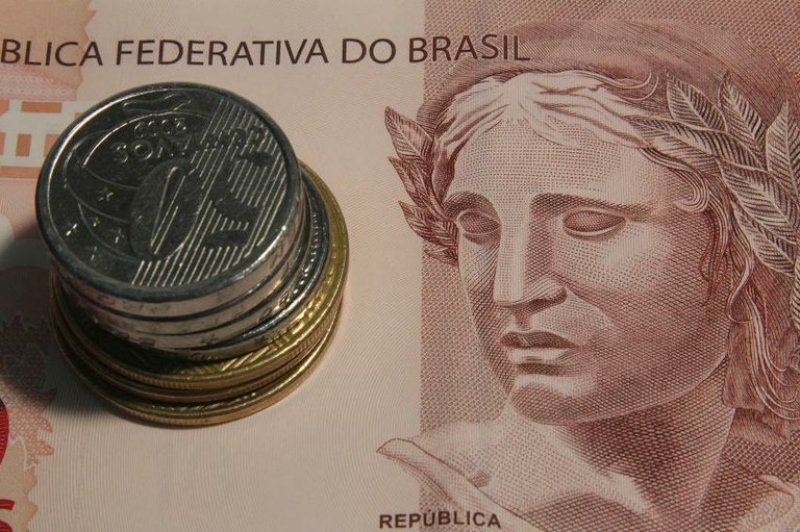 Confiança cresce em 12 de 13 ramos do comércio