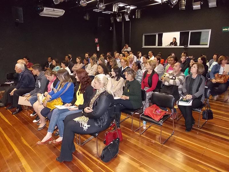 Setembro Amarelo: Suicídio e sua prevenção são discutidos em palestra