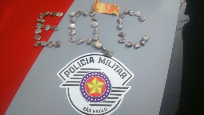 Jovem confessa tráfico de maconha e é preso em flagrante