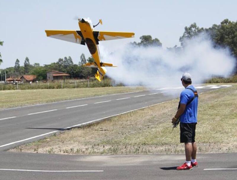 Diversos aeromodelistas se reúnem em encontro regional