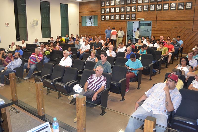 Discussão: Em sessão tumultuada, Câmara aprova revogação da CIP
