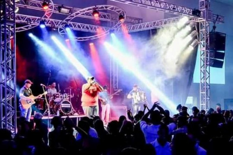 Show Sertanejo na praça é transferido para domingo