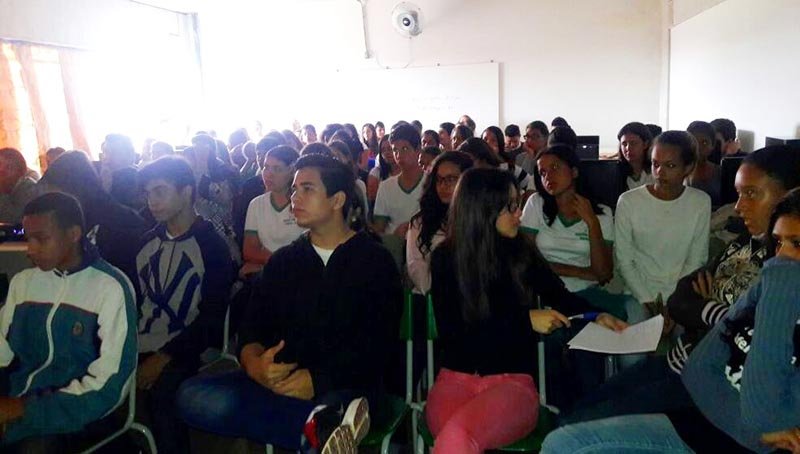 Escola João Sampaio: Saúde realiza palestra de orientação para alunos